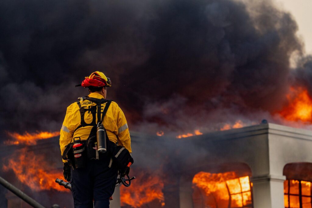 Billboard cancela los eventos de la semana del Grammy por incendios en Los Ángeles